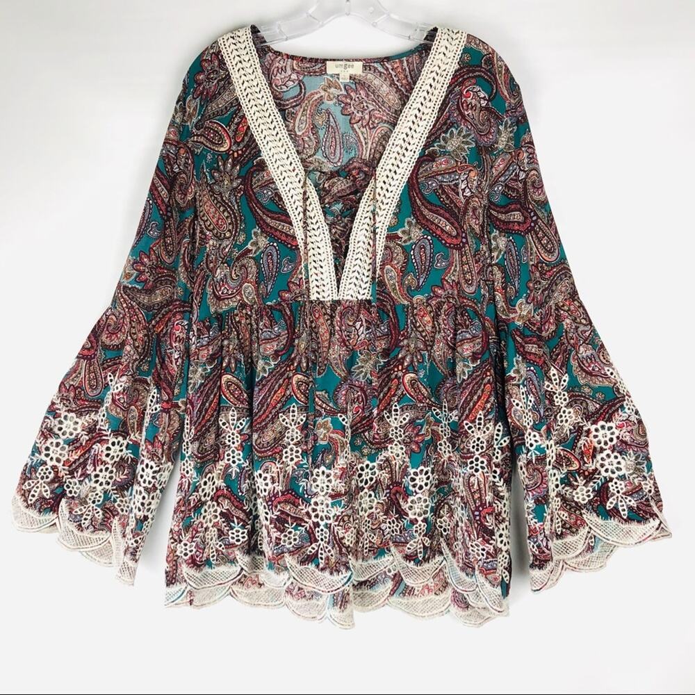 Umgee green paisley embroidered bell sleeve top large - Picture 2 of 11